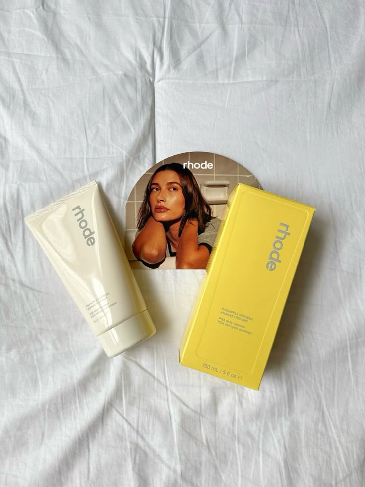 rhode pineapple refresh cleanser