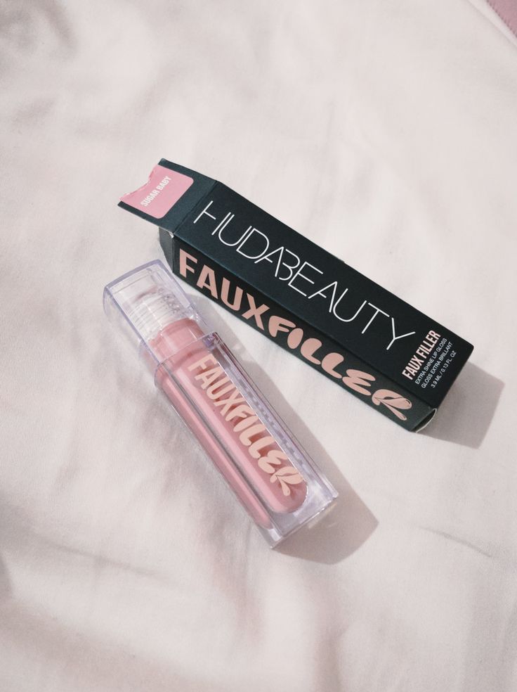 HUDA BEAUTY Faux Filler Ultra-Hydrating Tinted Jelly Lip Oil