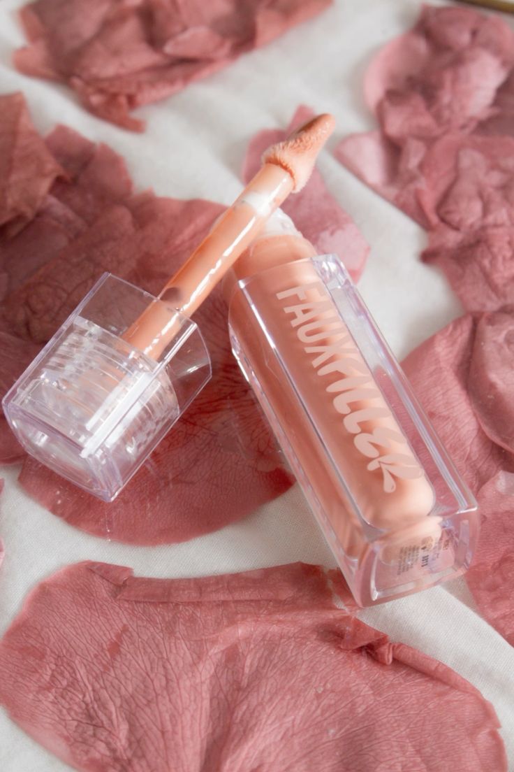 HUDA BEAUTY Faux Filler Ultra-Hydrating Tinted Jelly Lip Oil