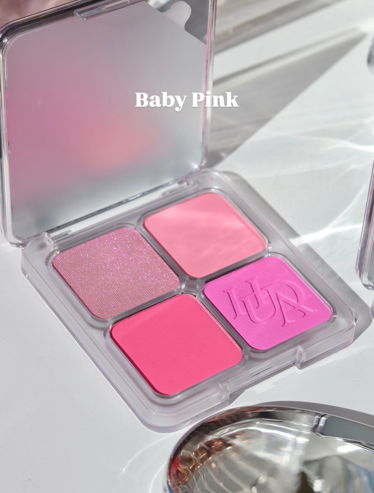 HUDA BEAUTY Blush Filter Blurring Blushlighters Palette