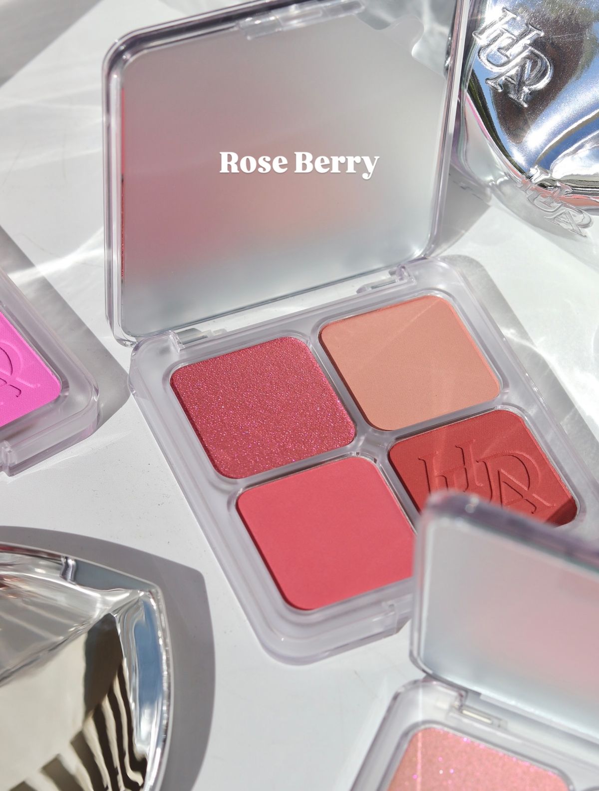HUDA BEAUTY Blush Filter Blurring Blushlighters Palette